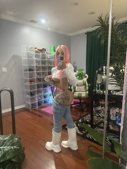 Fotos e vídeos de MsTriggaHappy (MsTriggaHappy's pics and videos)